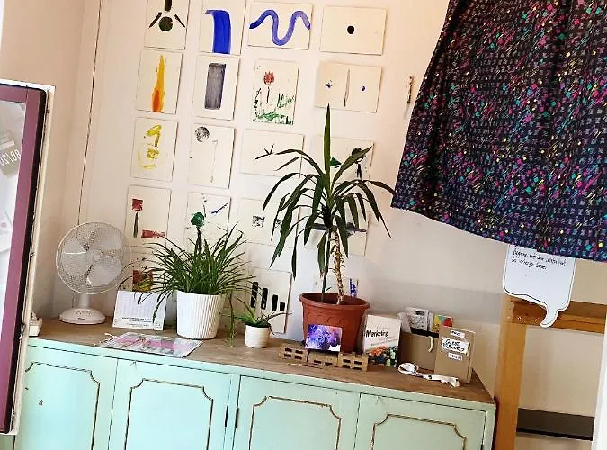 Fro-media - - Backside - Community Space - * וינה
