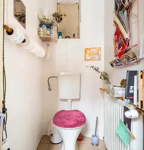 Fro-media - - Backside - Community Space - בית אירוח *