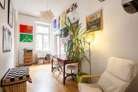 Fro-media - - Backside - Community Space - בית אירוח